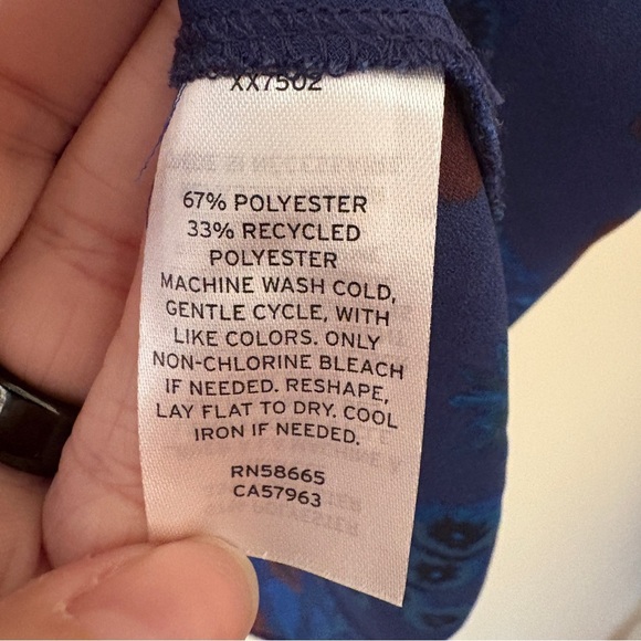 Halogen Blue Floral Long Sleeve Surplice Wrap Blouse Size Small - Picture 4 of 4